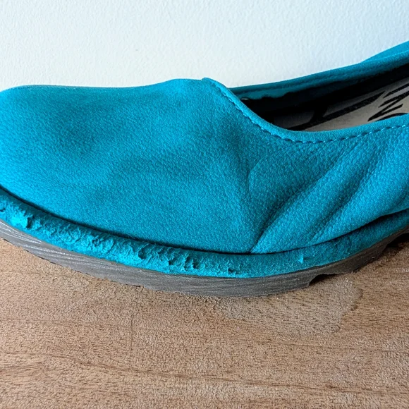 Fly London Teal Low-Wedge Shoes - Picture 5 of 6